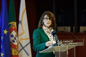 Ministra da Justiça entende que crime de violação deve continuar a depender de queixa 