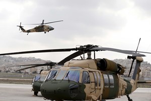 EUA: dois helicópteros caem durante treino militar em Kentucky