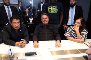 Bolsonaro de regresso ao Brasil promete ser 'conselheiro daqueles que assim o desejarem'