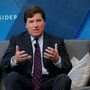 Fox News tem um 'dossier' para atacar pivô despedido Tucker Carlson