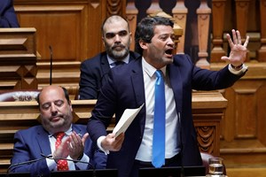 Ventura procura advogados para deputados. Rui Gomes da Silva na mira