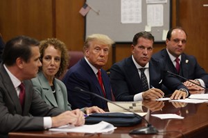 Donald Trump já deixou o tribunal após a acusação 
