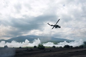 Helicóptero militar com dez pessoas desaparece no Japão