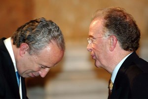 Conta-me como foi a queda de um Governo com maioria