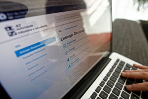 Cada português pagou mais 883 euros em impostos no ano passado
