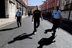 Secretas de olho em 'manif' contra reunião Bilderberg em Lisboa
