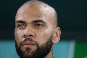 Dani Alves volta a tribunal com nova versão e diz que mentiu para esconder infidelidade