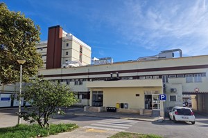 Centro Hospitalar e Universitário do Algarve. Um hospital à beira da rutura