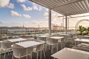No novo 'Catch Me', pode beber um cocktail sobre o Tejo