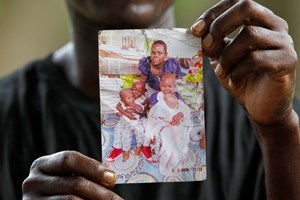 Pastor que convencia fiéis a morrer à fome poderá estar ligado a tráfico de órgãos