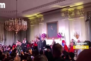 Presidente da Coreia do Sul canta “American Pie” na Casa Branca