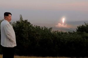 Coreia do Norte lança míssil e obriga Japão a emitir alerta numa ilha