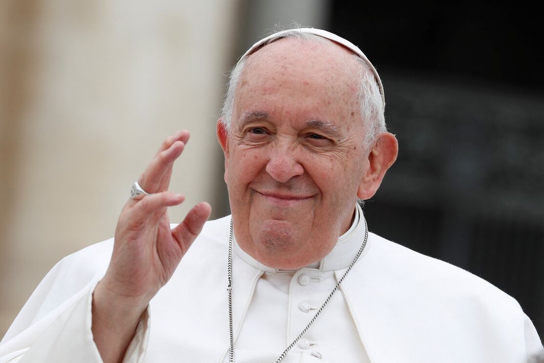 O Papa Francisco foi operado ao abdómen por duas vezes