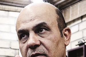 Akbari, o espião que veio do quente