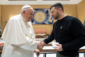 Papa Francisco apela a 'esforços continuados' pela paz na Ucrânia 