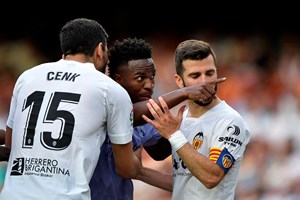 Vinicius Jr alvo de insultos racistas: 'É o normal na La Liga'