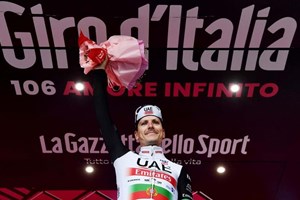 João Almeida vence etapa do Giro: 'Arrisquei e consegui'