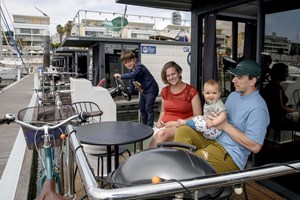 Os turistas que vivem como marinheiros