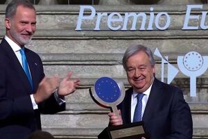António Guterres recebe Prémio Europeu Carlos V em Espanha das mãos de Felipe VI