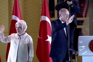 Erdogan reeleito presidente da Turquia com 52% dos votos