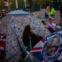 Reino Unido: Britânicos pernoitam na rua à espera da coroação