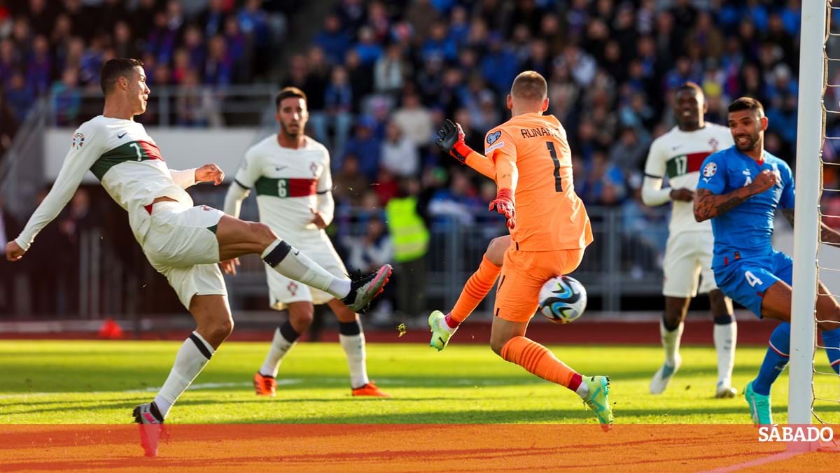 O onze de Portugal para o jogo contra a Islândia