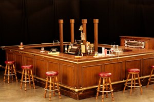 Bar de Cheers vendido em leilão por mais de 600 mil euros