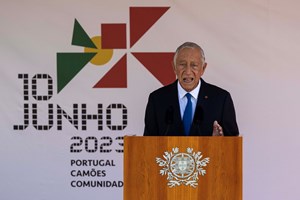 Marcelo pode vetar diploma sobre carreiras dos professores se não for equilibrado 