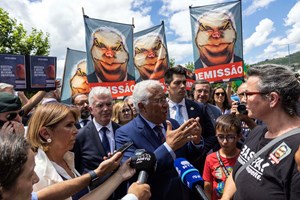 Autor da caricatura polémica: 'Primeiro-ministro deve um pedido de desculpas a toda a classe'