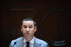 Galamba desclassifica 101 documentos confidenciais da Infraestruturas de Portugal