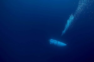 Encontrados destroços na área de busca pelo submersível desaparecido