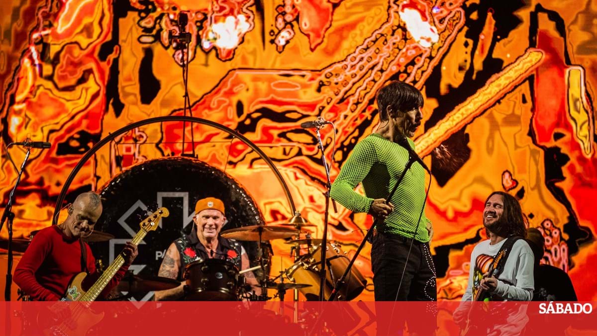 Red Hot, Arctic Monkeys e Lizzo esquentam NOS Alive Lisboa - 10/07/2023 -  Ilustrada - Folha