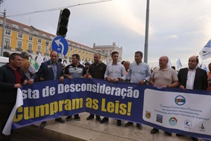 Forças de segurança manifestam-se em Belém durante a visita do Papa