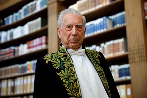 Escritor Mario Vargas Llosa hospitalizado com covid-19