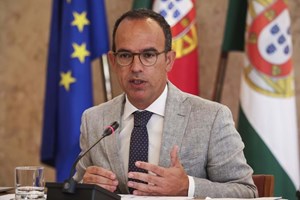 TAP: Ministro da Cultura mantém avaliação e recusa 'suspender espírito crítico'