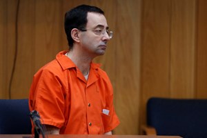 Larry Nassar, o médico preso por abusar de ginastas, foi apunhalado na prisão