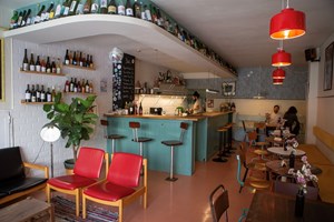 Nem bar nem restaurante, o Genuíno, no Porto, é o que o cliente quiser