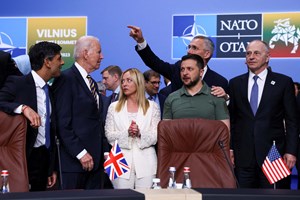 Depois do encontro da NATO, Zelensky volta para casa com 'vitória significativa'