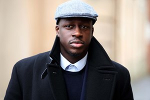 Benjamin Mendy volta aos campos depois de ter sido ilibado de crimes sexuais