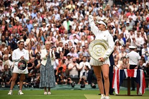 Marketa Vondrousova conquista seu primeiro título e reescreve a história
