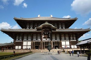 Depois do Coliseu, outro turista vandalizou templo milenar no Japão
