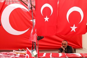 BE questiona MNE sobre detenção de português na Turquia por 'aparentar participar em marcha LGBTI+'