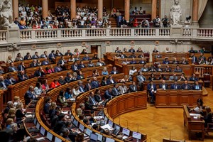 No PSD, até motoristas e secretária são pagos pelo Parlamento 