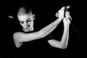 Sinead O'Connor, a controvérsia cantada que se tornou lenda