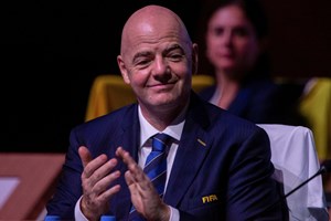 Presidente da FIFA criticado por viagem a ilhas do Pacífico durante Mundial feminino