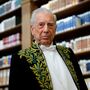Escritor Mario Vargas Llosa hospitalizado com covid-19