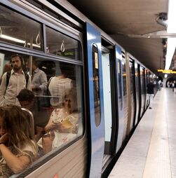 Circulação interrompida na linha Azul do metro de Lisboa devido a avaria em comboio