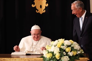 Papa escreveu no Livro da Presidência e disse ser um 'peregrino da esperança'