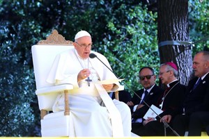 Quem são os homens que ajudam o Papa Francisco a escrever os discursos?