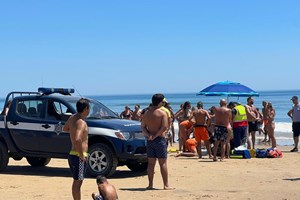 Homem morre na praia após INEM demorar quase 40 minutos e sem VMER disponível